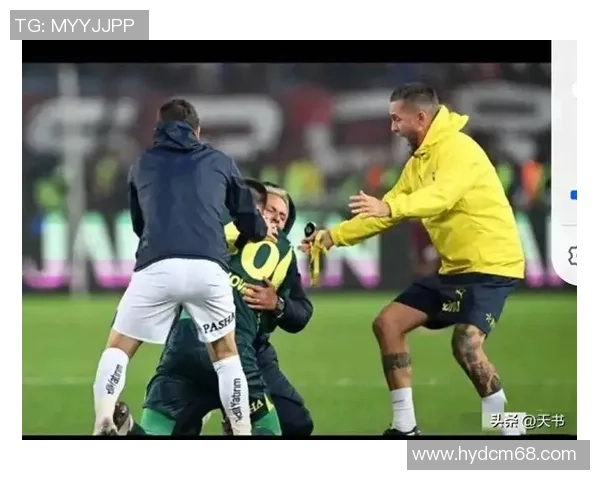 足球明星滑跪庆祝瞬间解析展现激情与荣耀的完美结合 足球明星滑跪庆祝瞬间解析展现激情与荣耀的完美结合