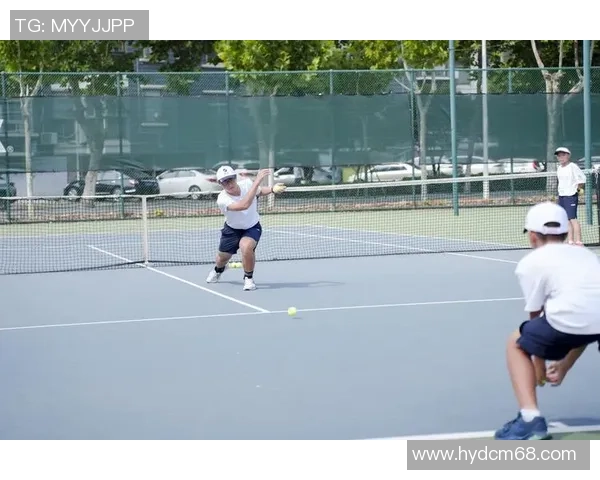 武汉网球队的团队协作之道:网球巨献背后的默契与拼搏精神探秘 武汉网球队的团队协作之道:网球巨献背后的默契与拼搏精神探秘